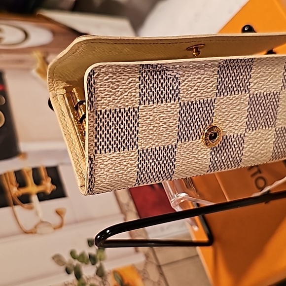 Louis Vuitton Damier Azure Keyholder Wallet - Picture 9 of 10